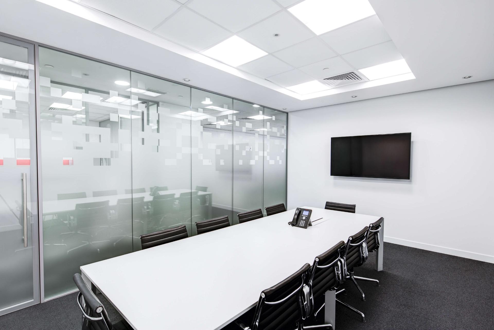 Kantoren Een professionele uitstraling, betere kwaliteit licht, prettiger voor de ogen en forse besparingen. Goede LED verlichting heeft een positieve invloed op het concentratievermogen.